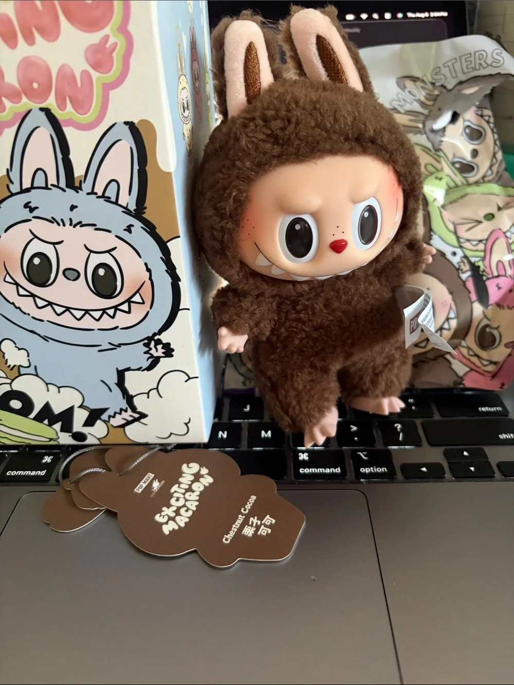 Labubu the monster (macron series)